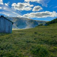Hütte oberhalb der Dörrsjöarna