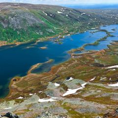 Am Aussichtsfelsen oberhalb der Dörrsjöarna